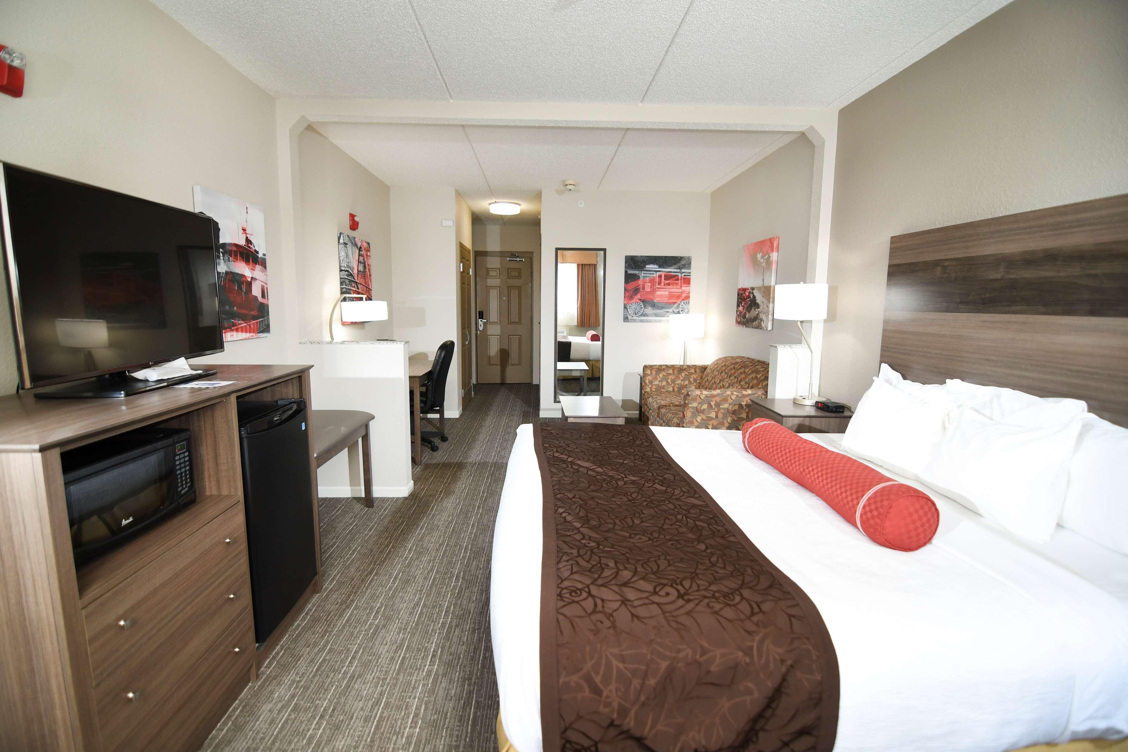 Best Western Plus Sandusky Hotel & Suites Exterior photo