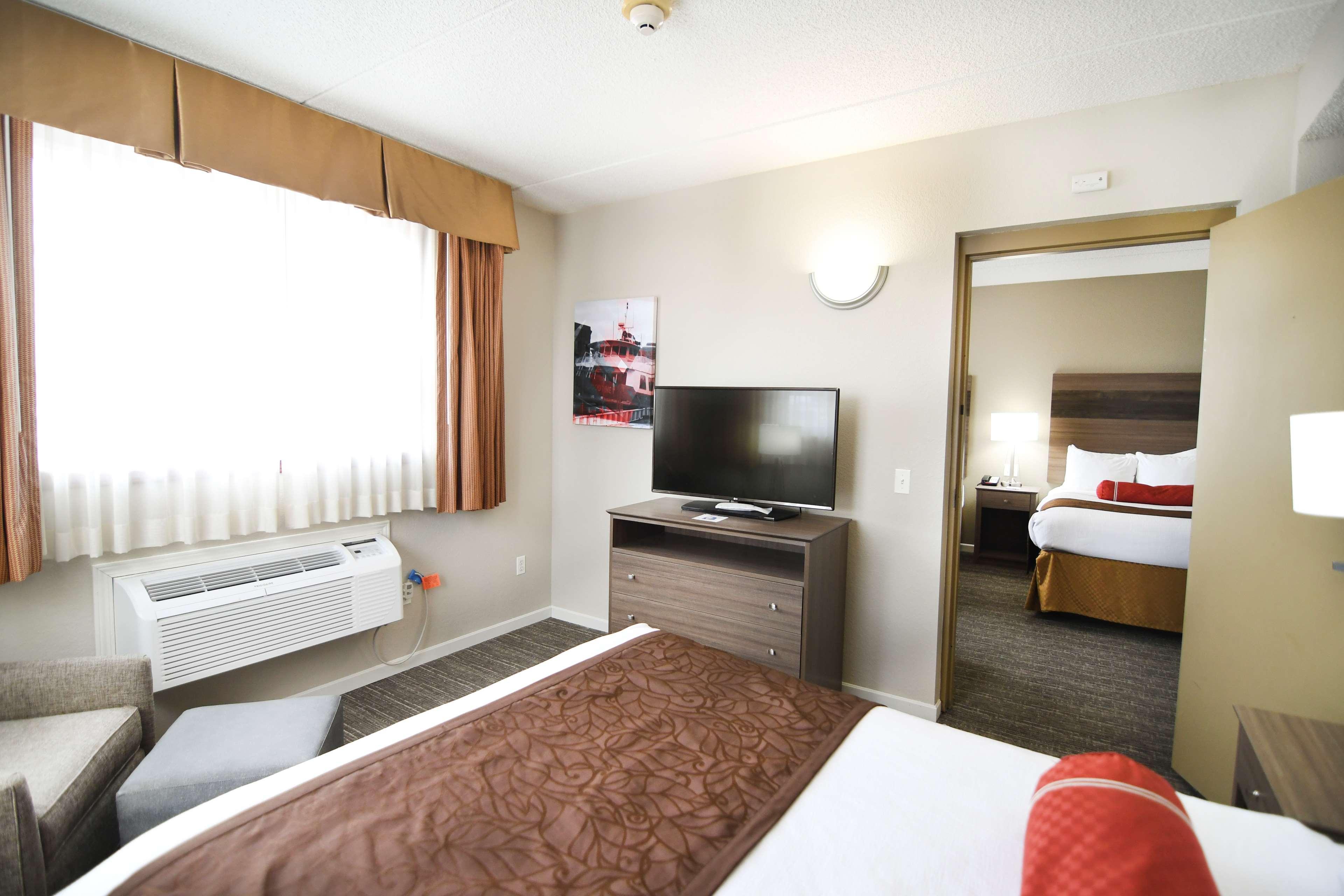 Best Western Plus Sandusky Hotel & Suites Exterior photo