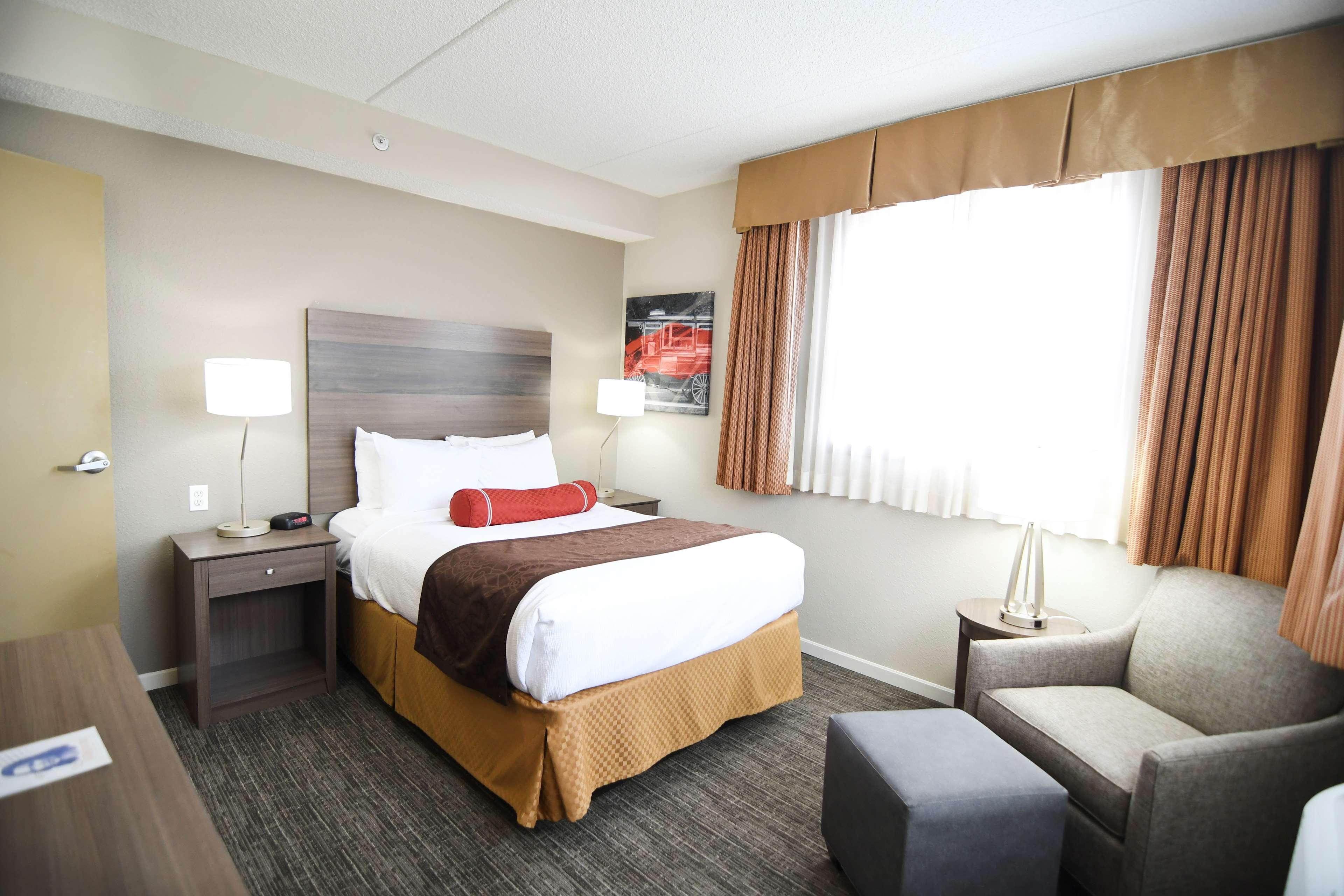 Best Western Plus Sandusky Hotel & Suites Exterior photo
