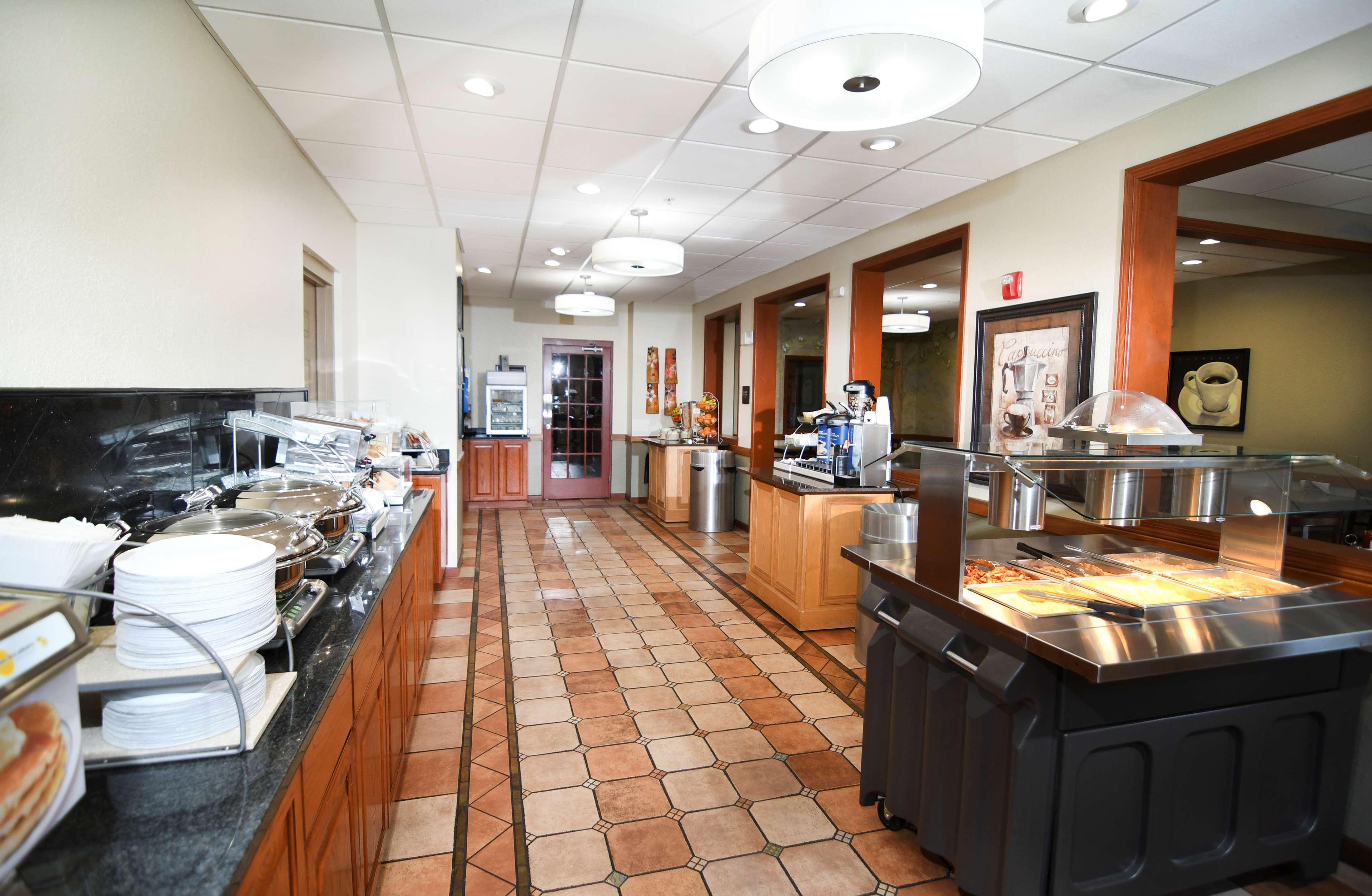 Best Western Plus Sandusky Hotel & Suites Exterior photo