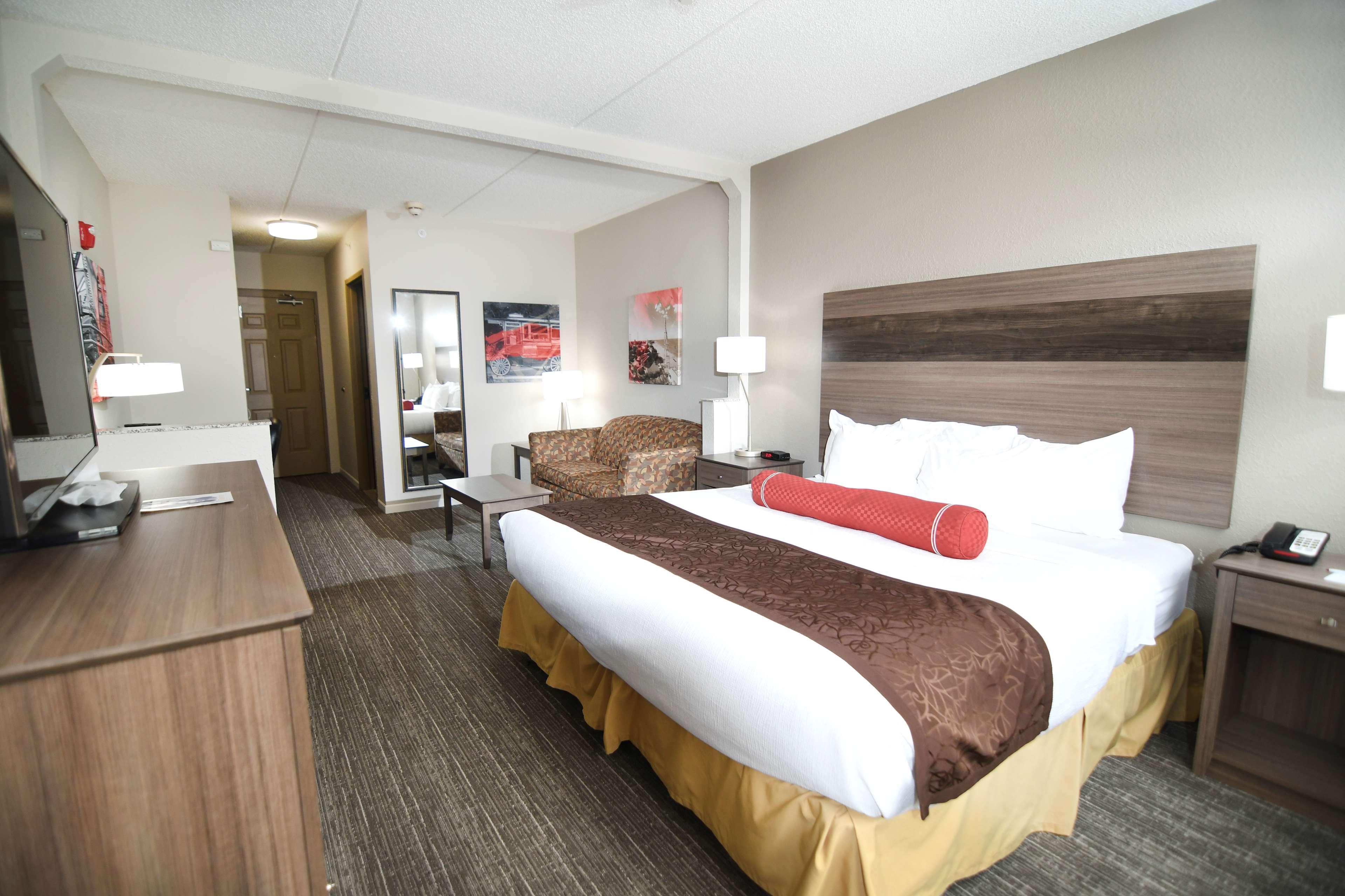 Best Western Plus Sandusky Hotel & Suites Exterior photo